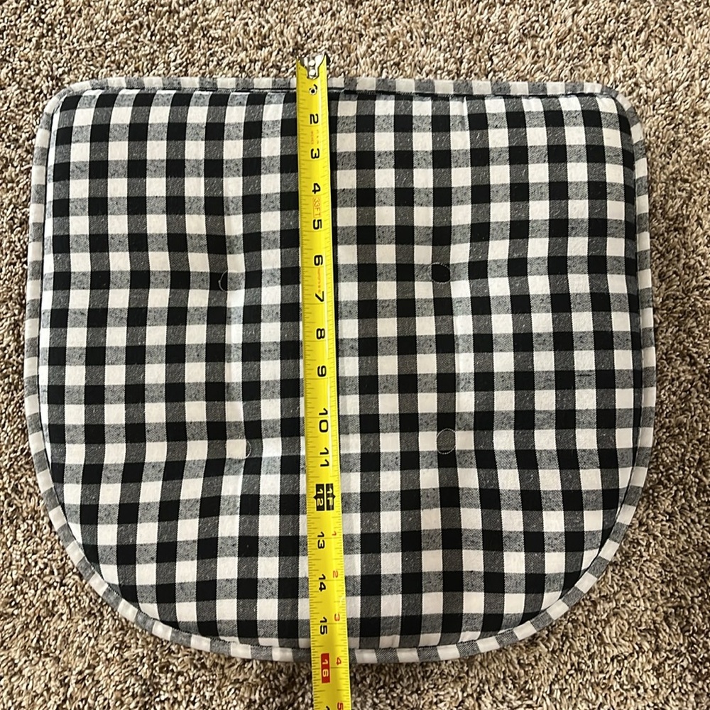 Memory foam, non slip rubber back, black/white checkered chair cushions. 6 pack. - Picture 4 of 15